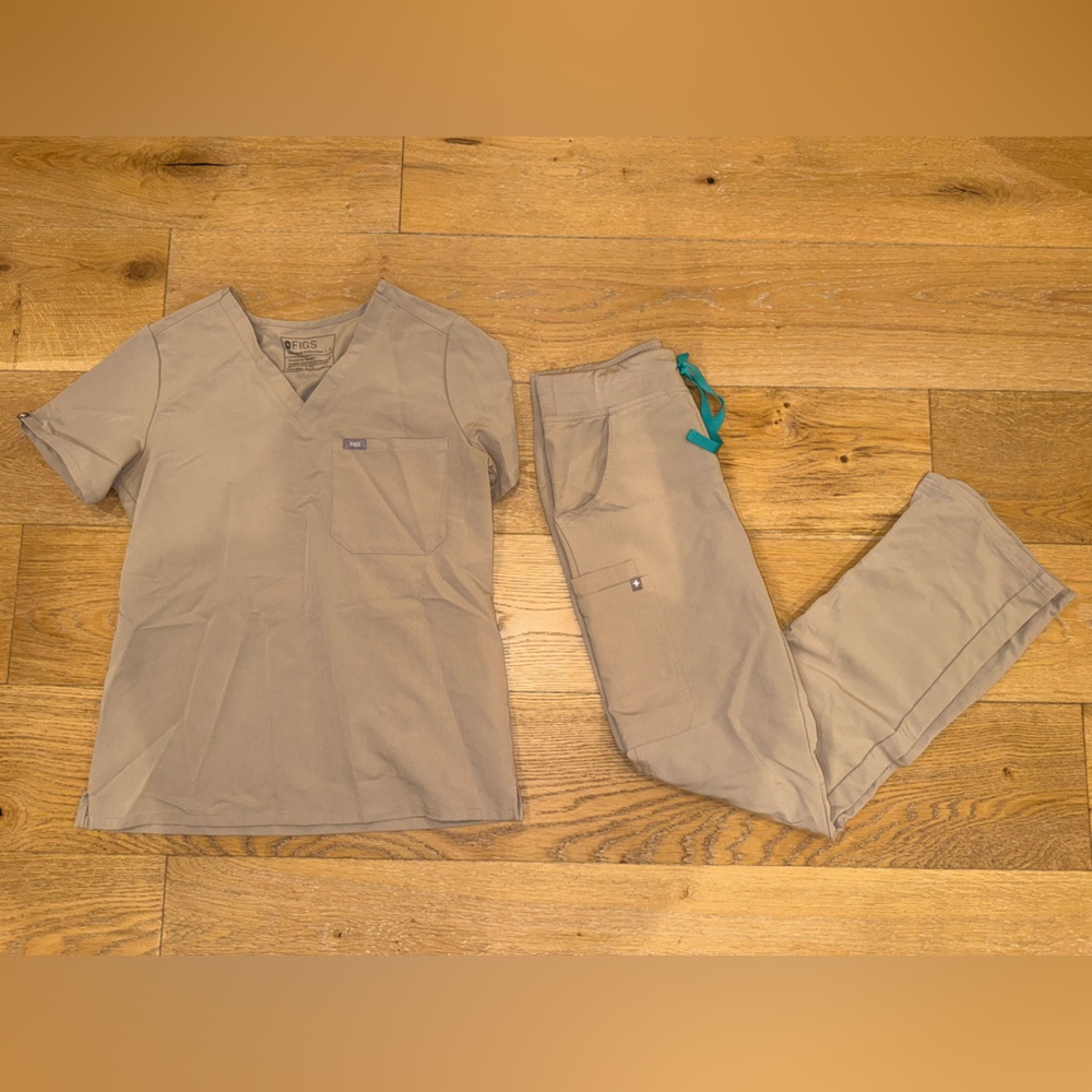 Figs Beige Scrub Set